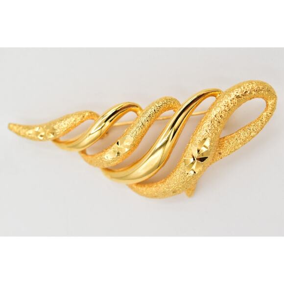 Vintage Christmas Tree Pin Brooch Metallic Gold Tone Textured Chunky 1980s BinBG - Picture 4 of 12